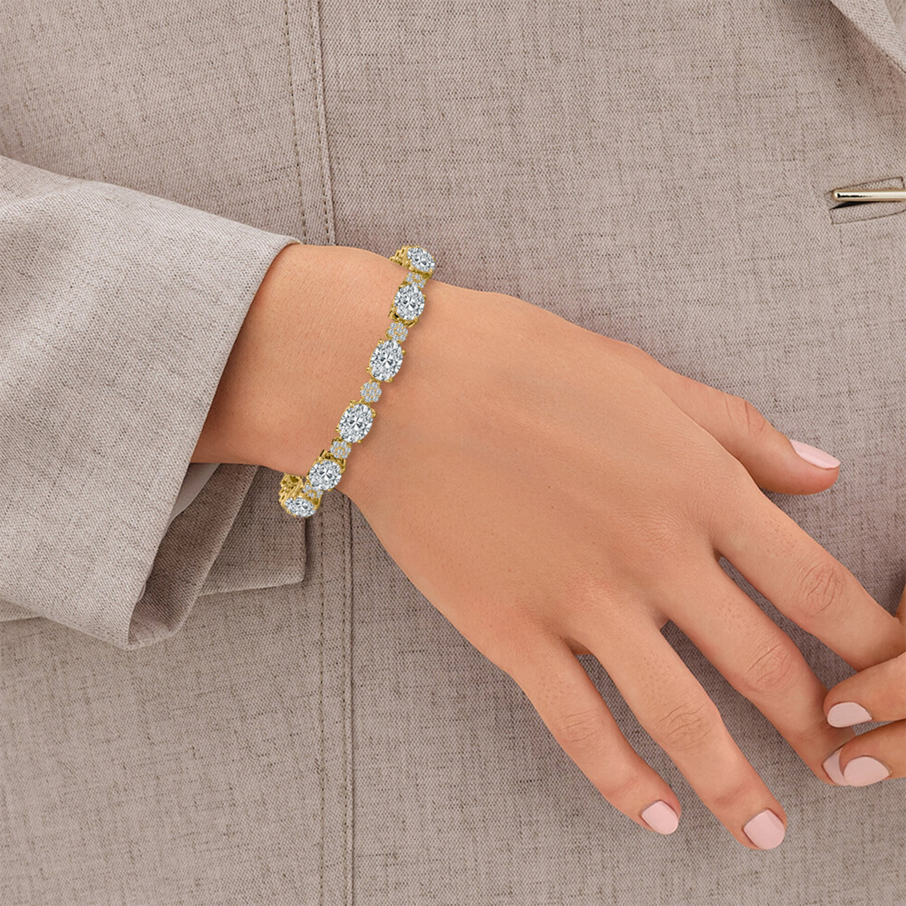 Oval And Round Diamond Ottawa Fashion Bracelet